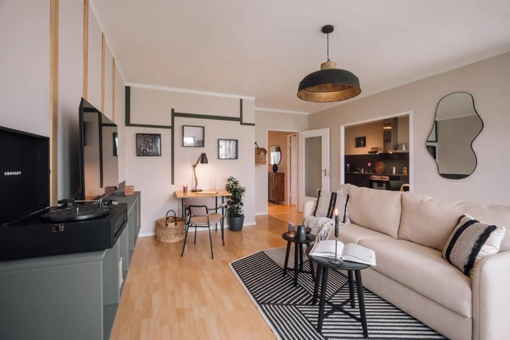 Wohnzimmer () Livingroom .1.2.