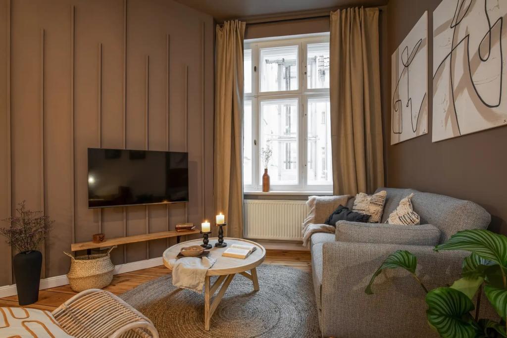 Wohnzimmer () Livingroom .1.3.
