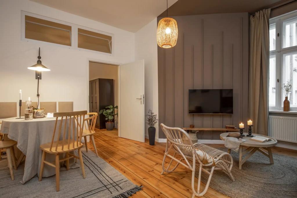 Wohnzimmer () Livingroom .1.4.
