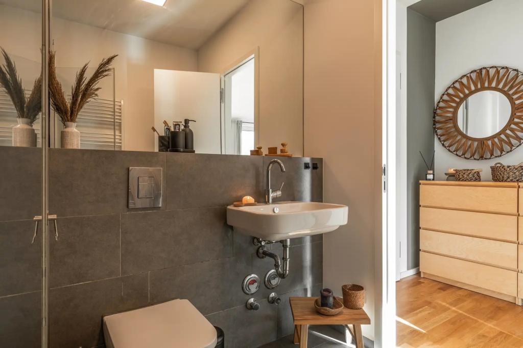 Badezimmer () Bathroom .1.1.