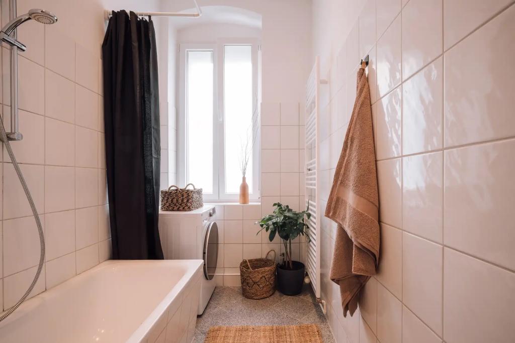 Badezimmer () Bathroom .1.1.