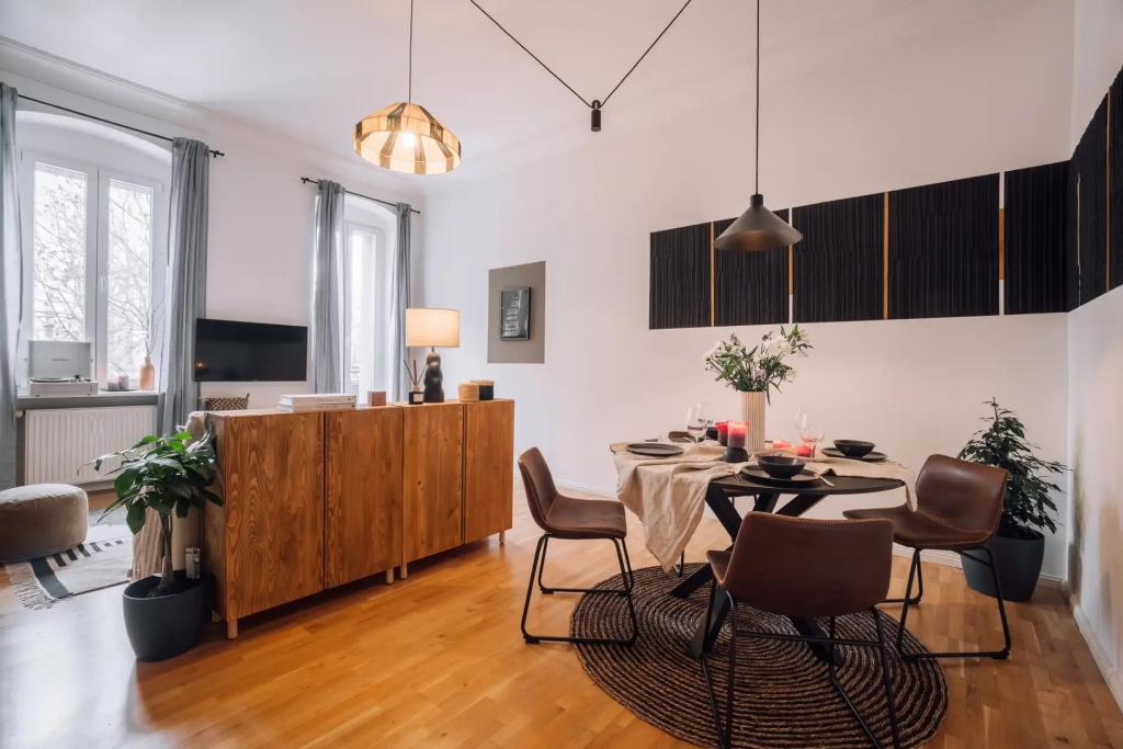 Wohnzimmer () Livingroom .1.1.