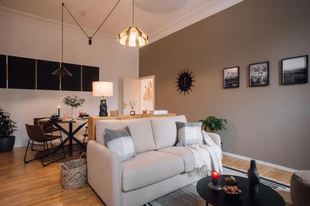 Wohnzimmer () Livingroom .1.6.