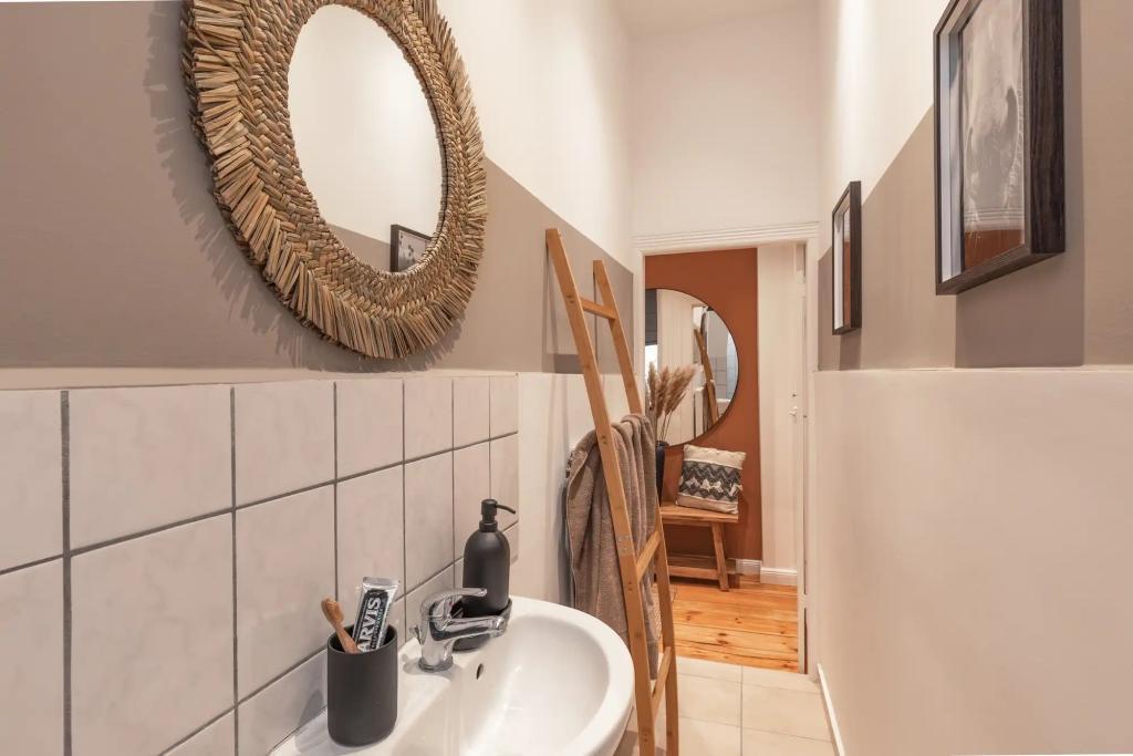 Badezimmer () Bathroom .1.2.