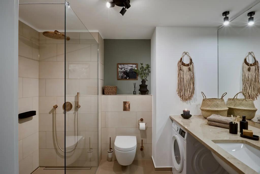 Badezimmer () Bathroom .1.1.