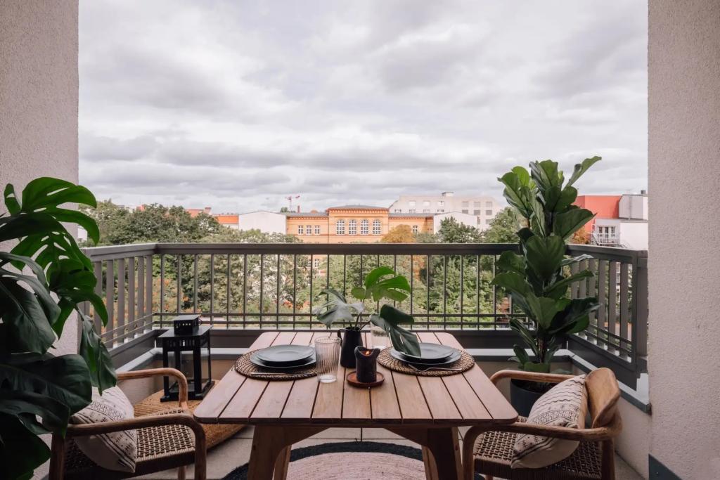 Balkon () Balcony .1.2.