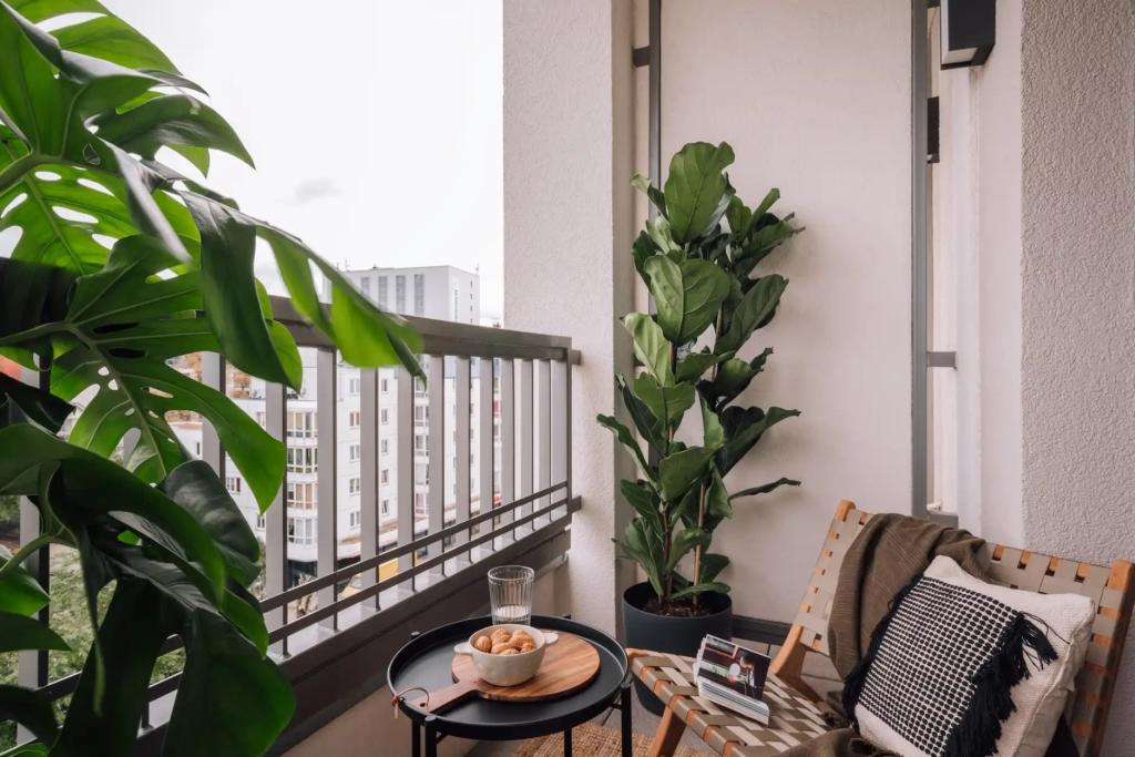 Logia, Balkon () Balcony .2.2.