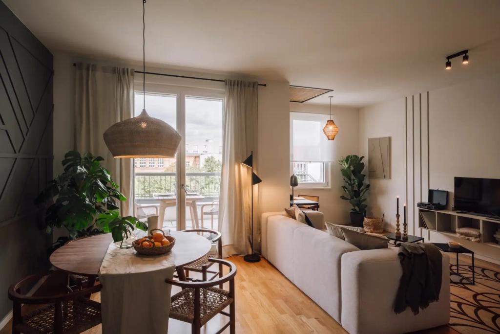 Wohnzimmer () Livingroom .1.7.