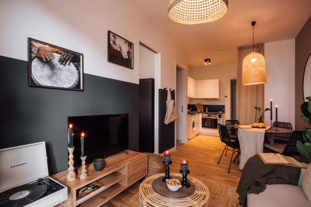 Wohnzimmer () Livingroom .1.3.