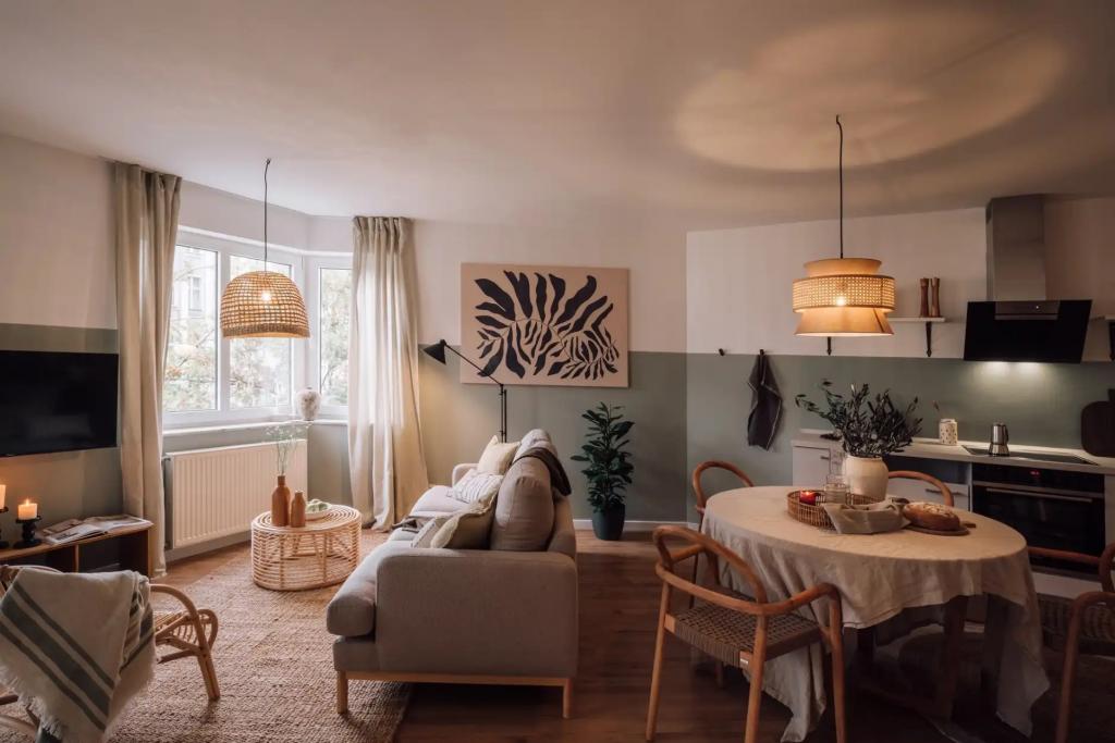 Wohnzimmer () Livingroom .1.7.
