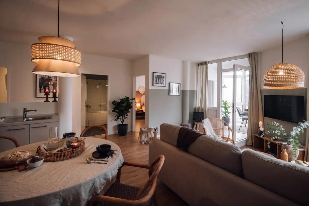 Wohnzimmer () Livingroom .1.8.