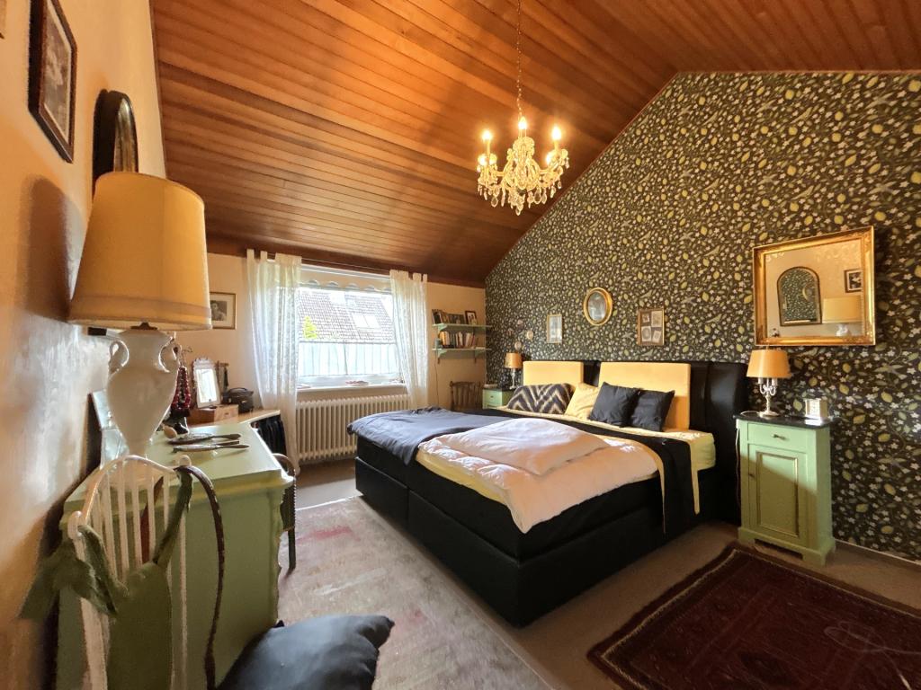 Zimmer 3, OG