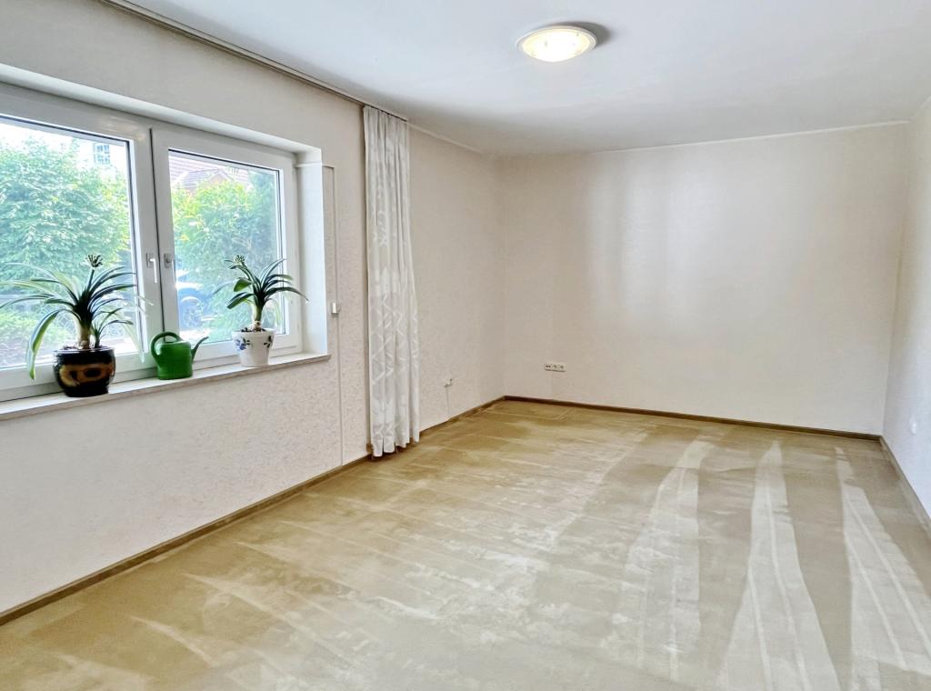 Untergeschoss: 1 Zimmer-Apartment links
