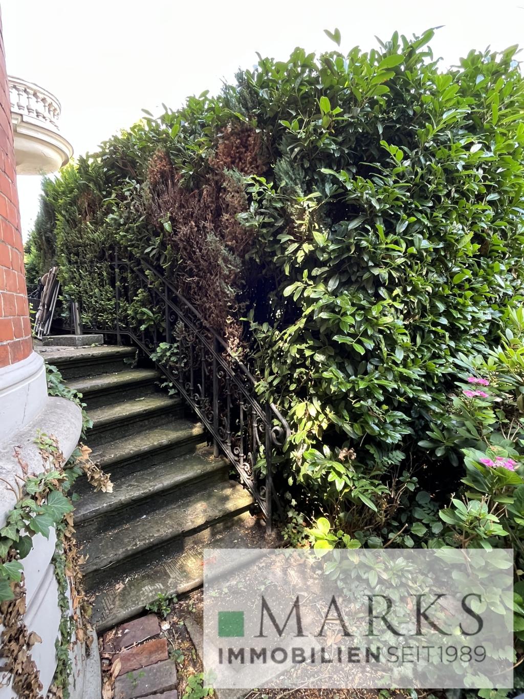 Treppe zum Balkon