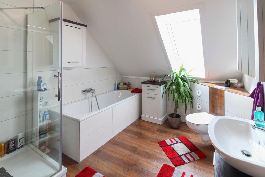 Badezimmer 1. OG