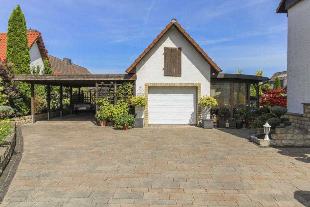 Garage und Carport