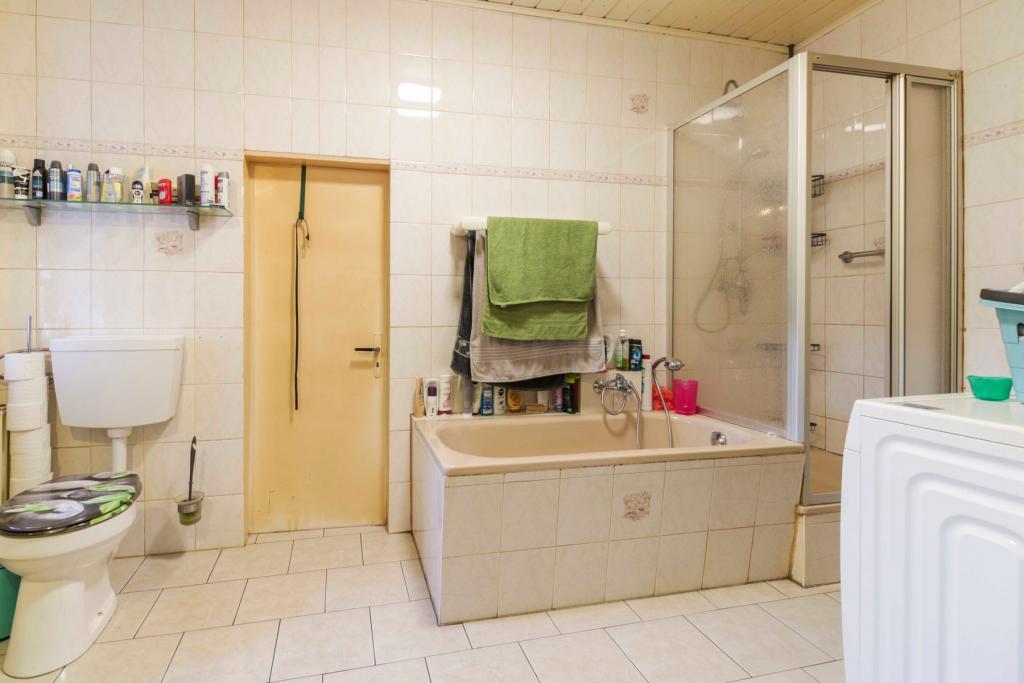 Badezimmer EG