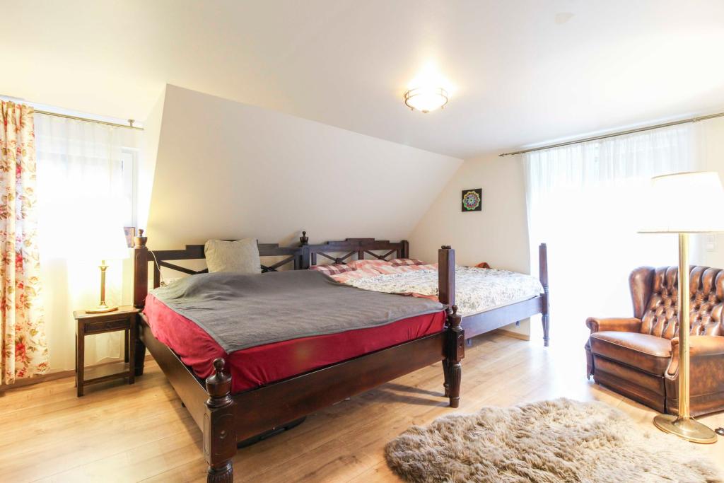 Schlafzimmer I OG