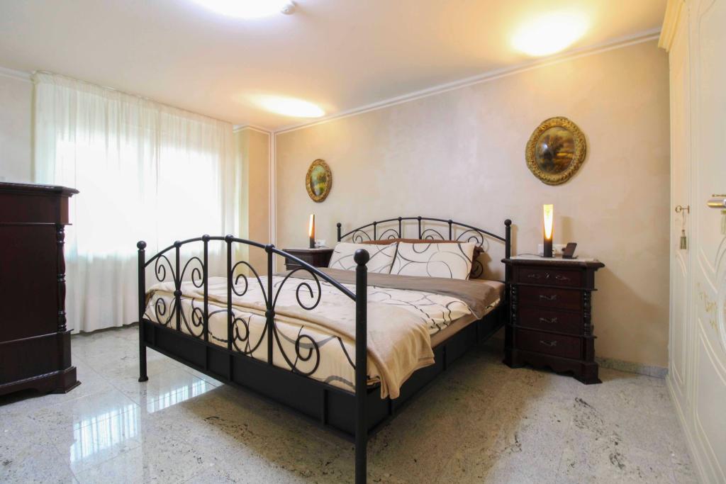 Schlafzimmer OG