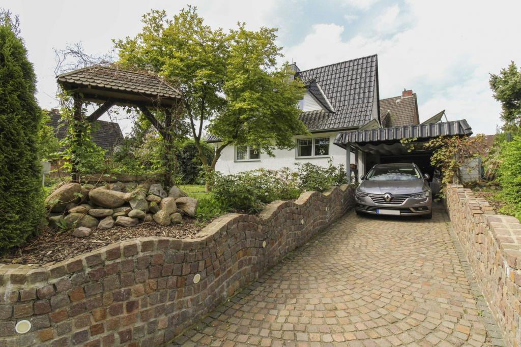 Auffahrt, Garage, Carport