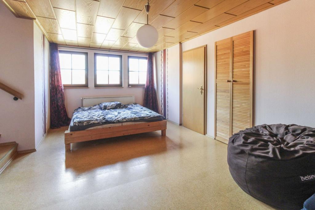 Schlafzimmer DG