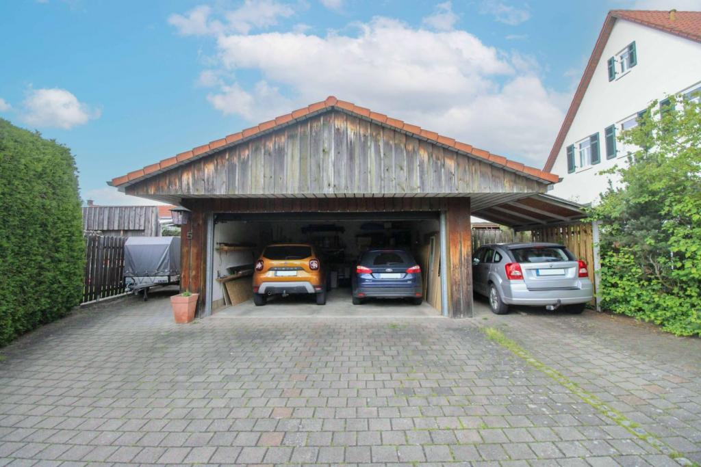 Garage und Carport