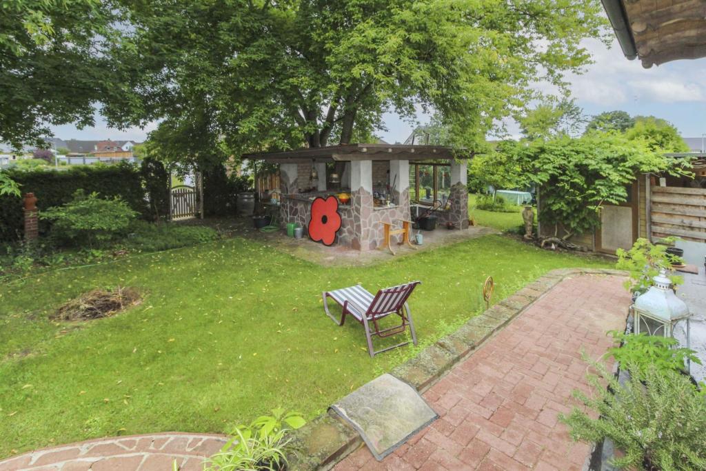 Garten mit Außenküche