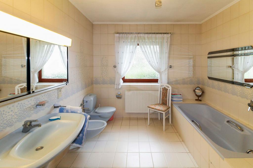 Badezimmer EG