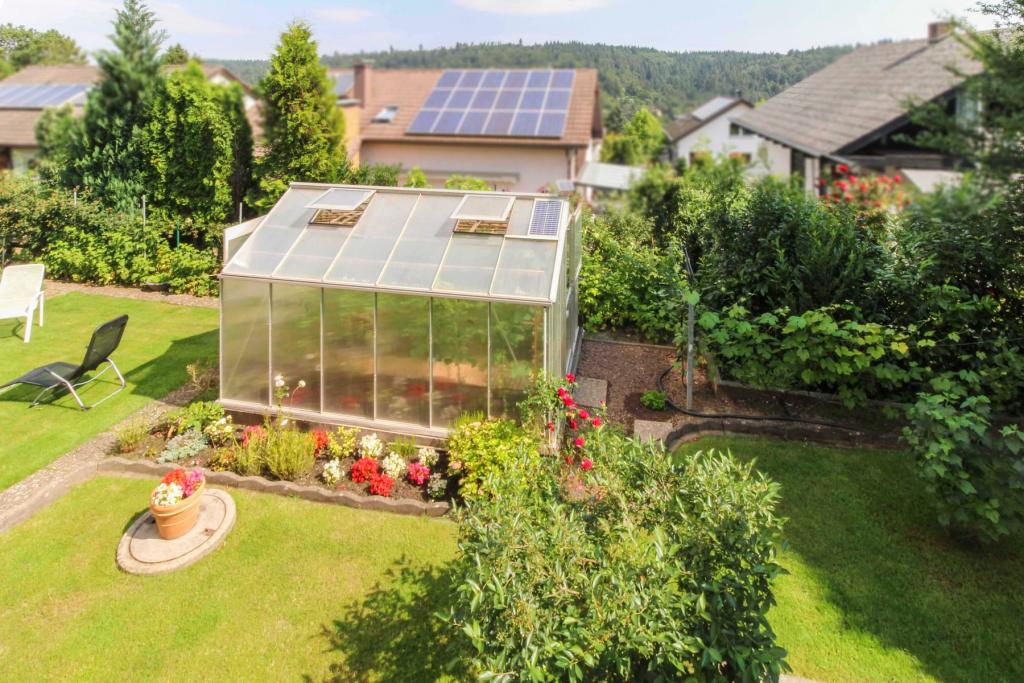 Gartenblick vom Balkon