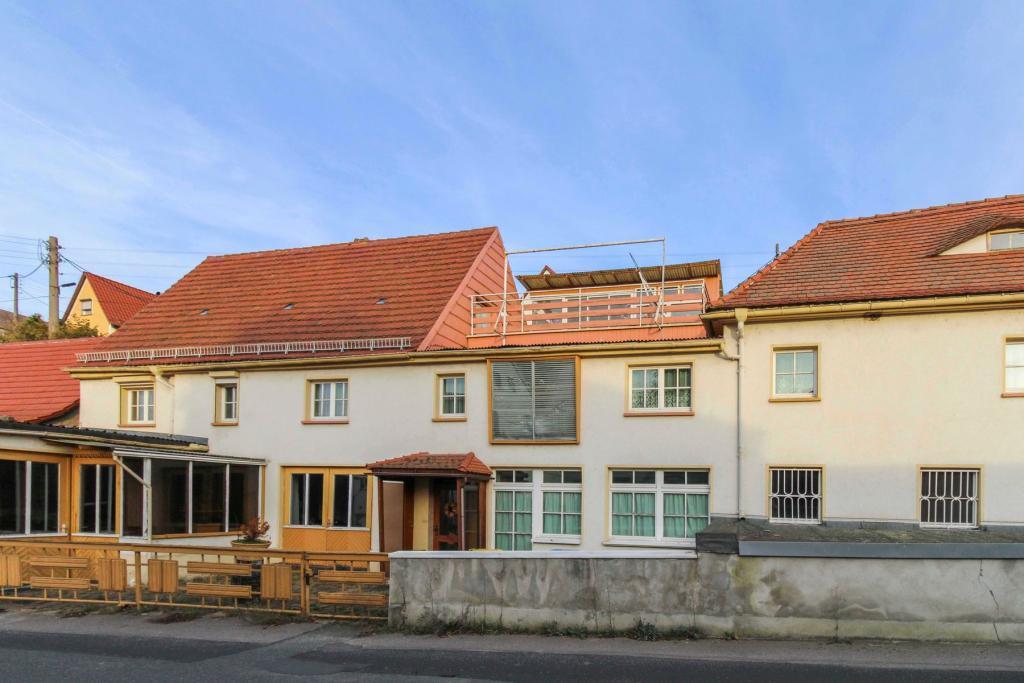Hausansicht straßenseitig