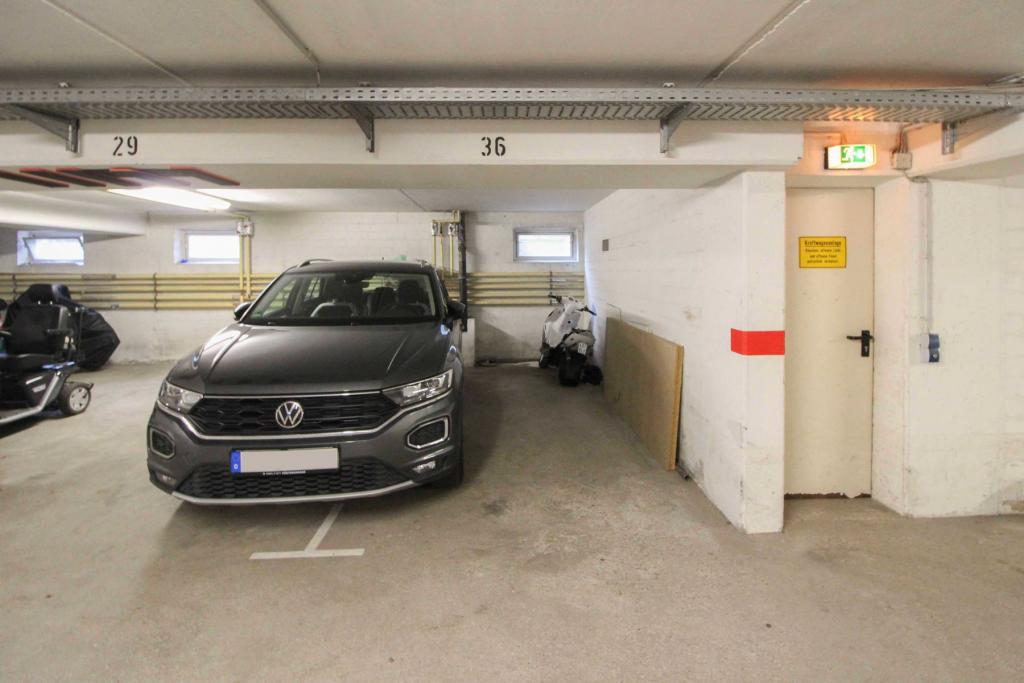 Tiefgaragenstellplatz