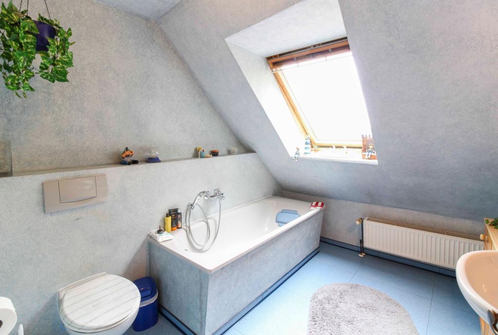 Badezimmer OG Haupthaus
