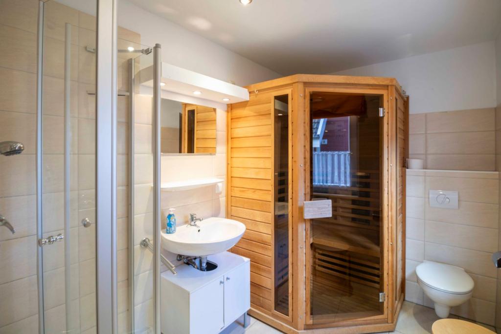 Badezimmer mit Sauna