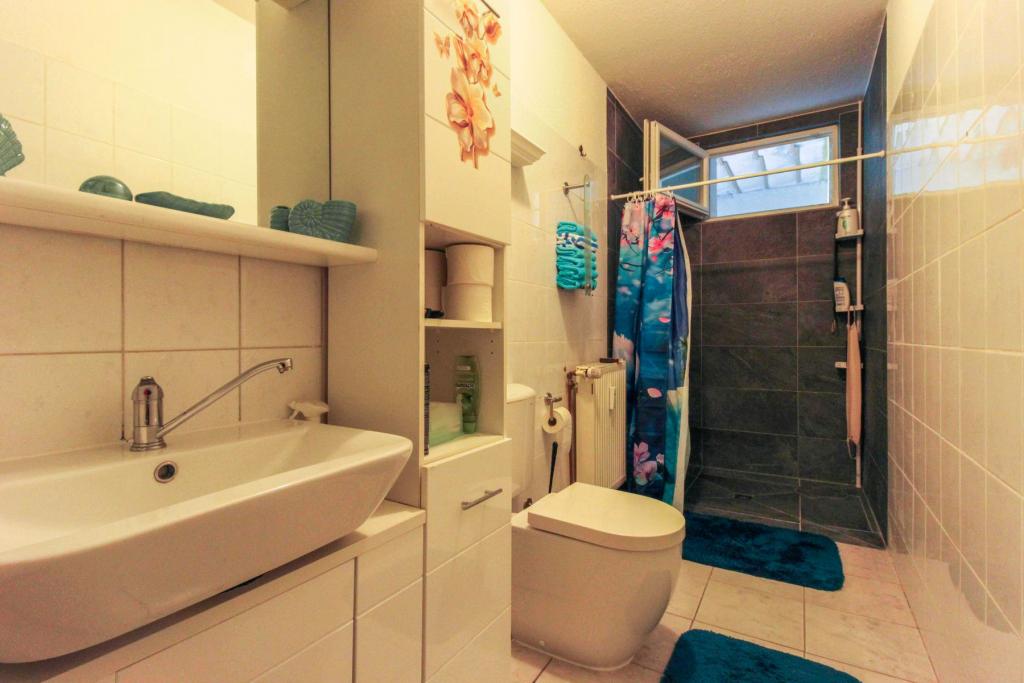 Whg. 2 EG Badezimmer