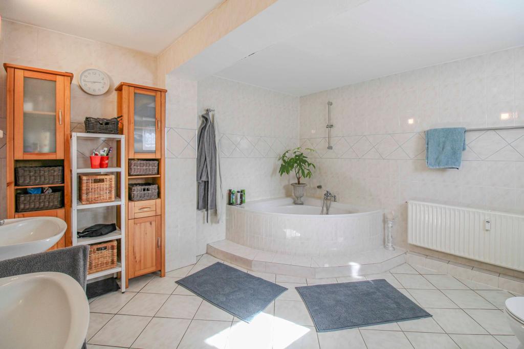 Badezimmer EG