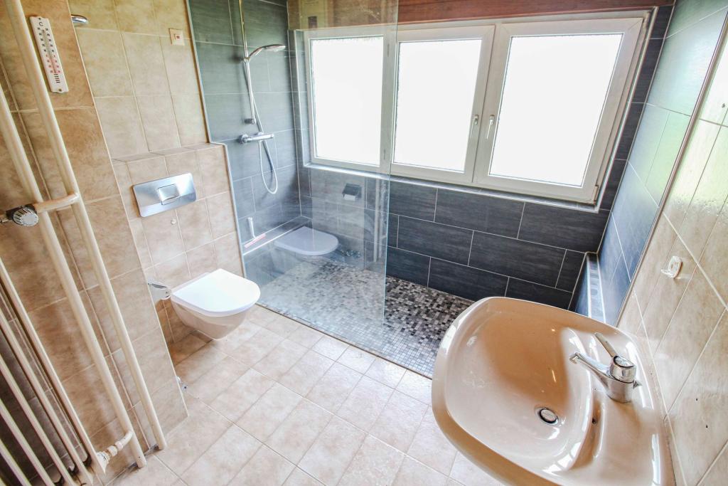 Badezimmer  1.OG