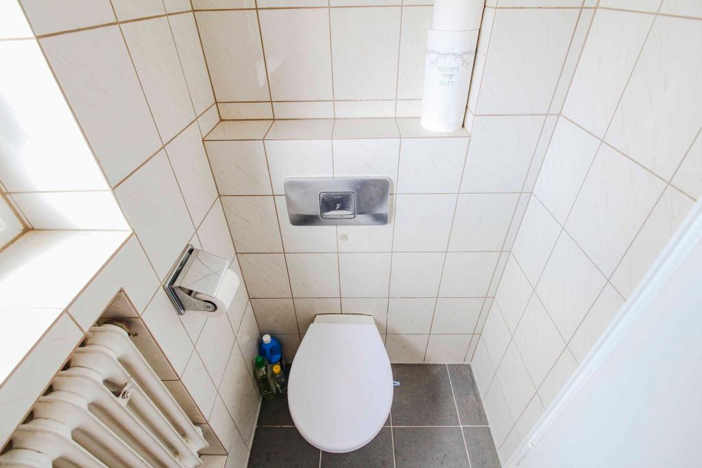 Gäste-WC EG