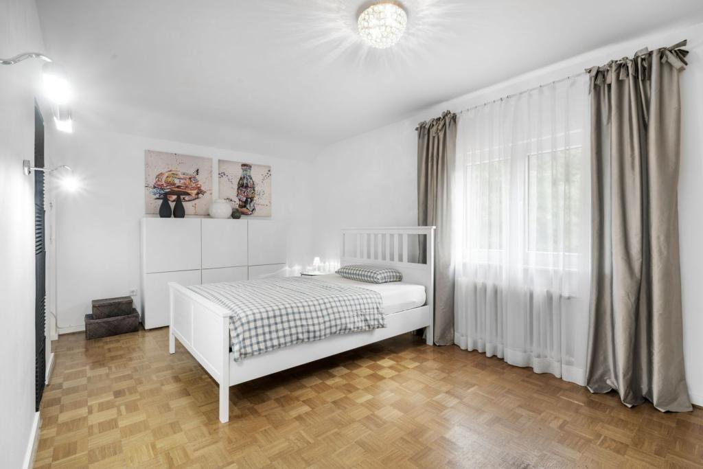 Schlafzimmer II