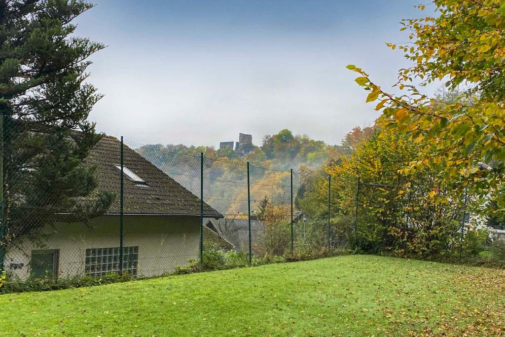 Blick auf die Burg Windeck