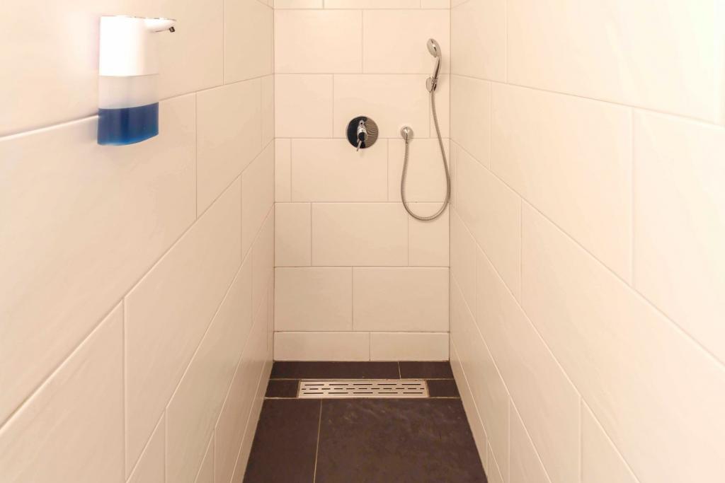 Dusche UG