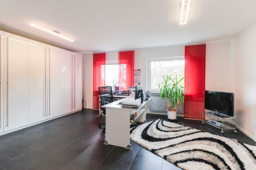 Büro EG