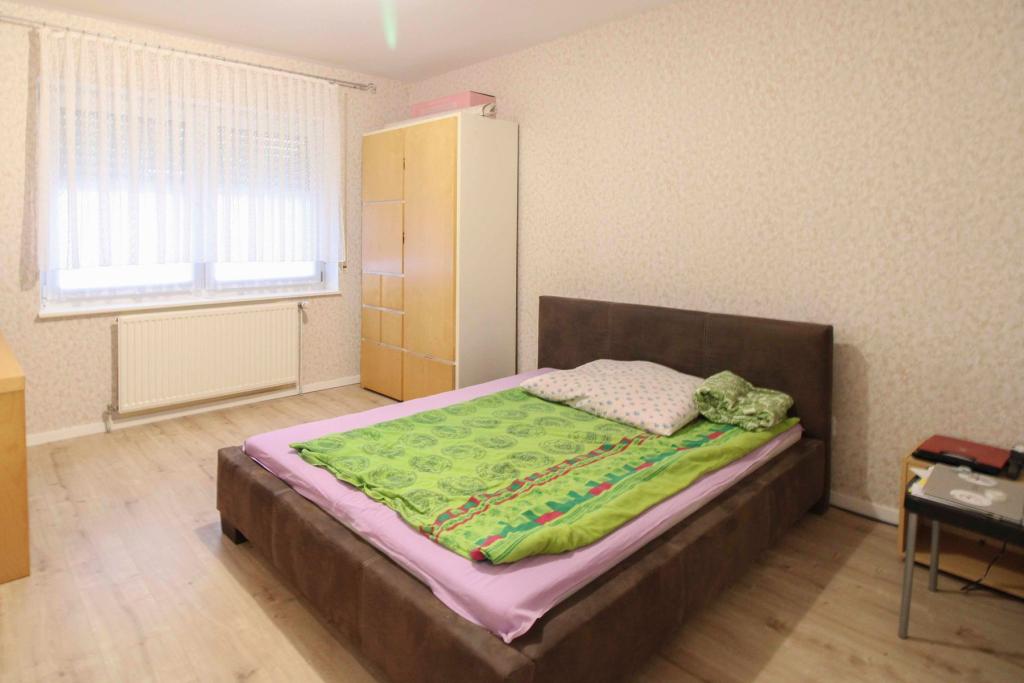 Schlafzimmer II