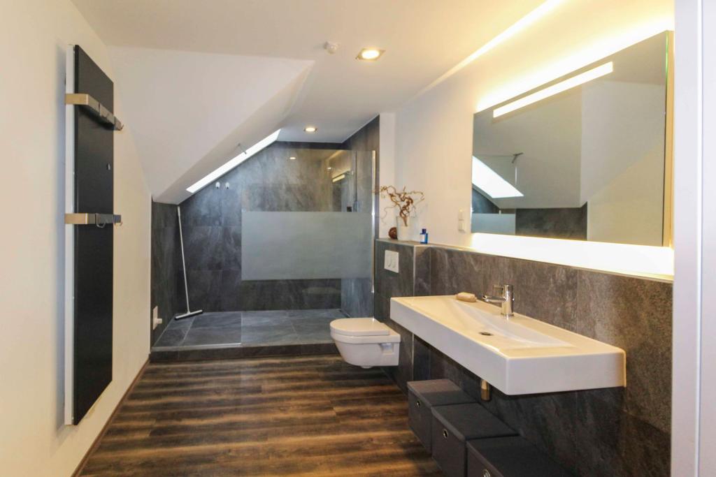 Badezimmer DG