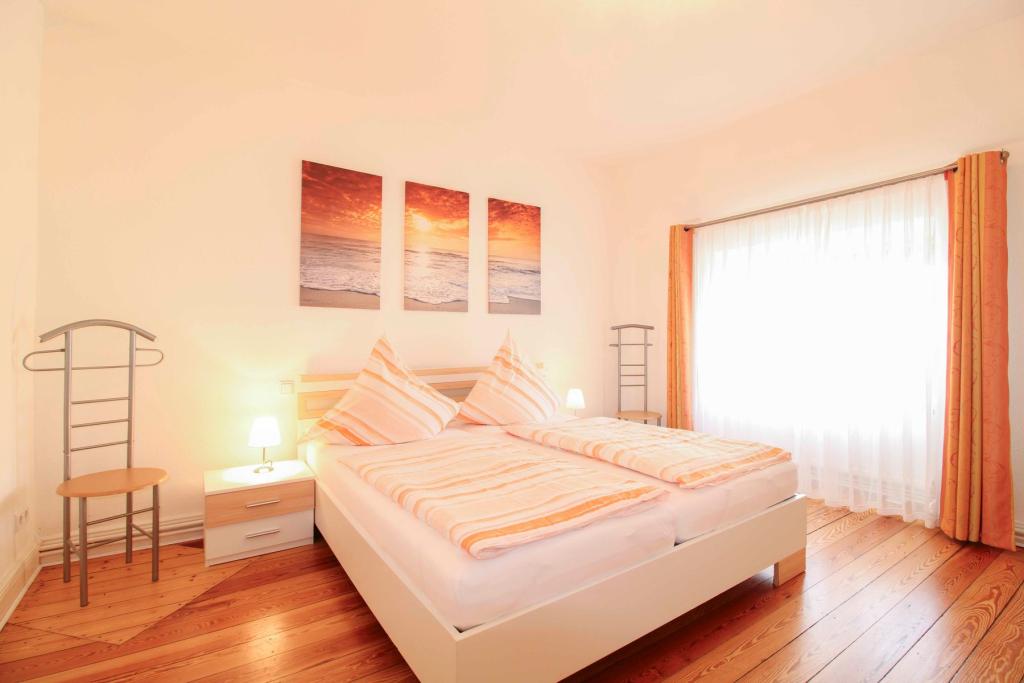 Schlafzimmer 1.1