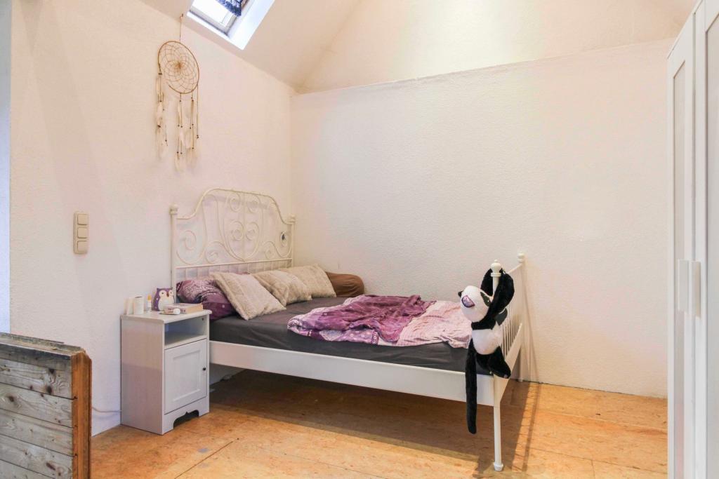 Schlafzimmer DG