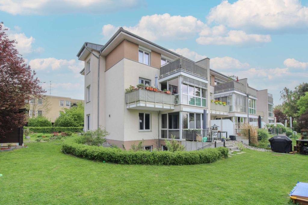 Garten und Rückseite vom Haus