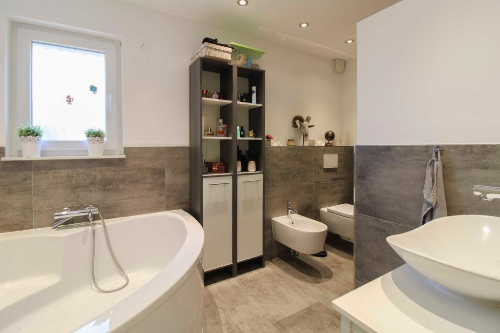 Badezimmer EG