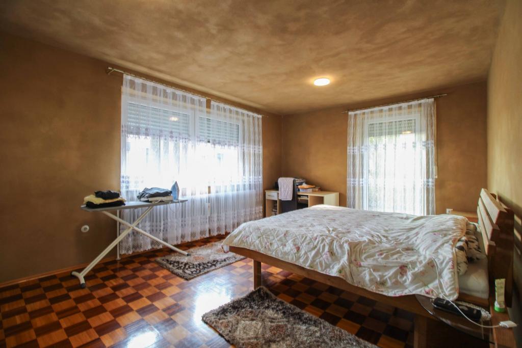 EG Schlafzimmer