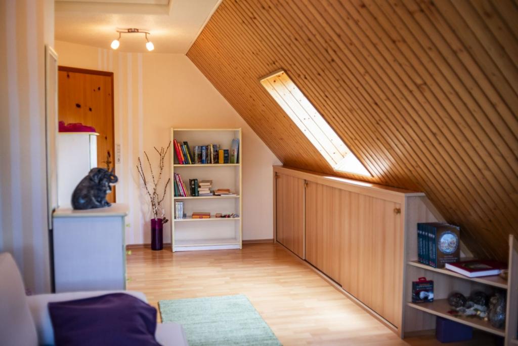 Schlafzimmer 3 II
