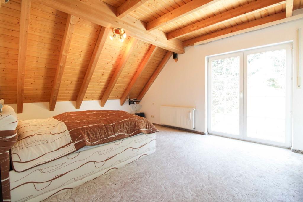 Schlafzimmer 2 OG